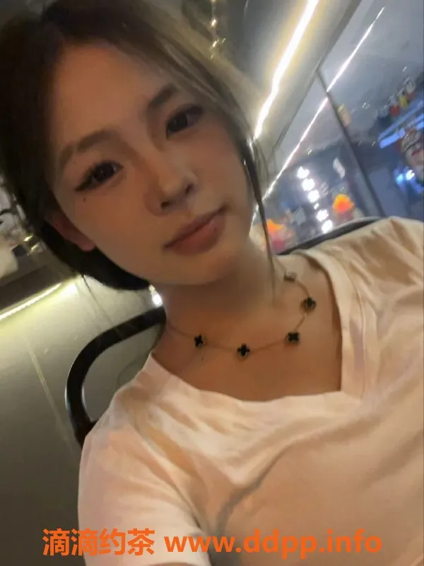 成都楼凤资源信息,成华区舒瑶 165cm蜜桃臀18岁颜值车