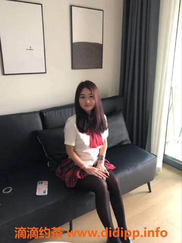 成都楼凤-成华区小灵灵微胖妹子，胸大E，上门400元