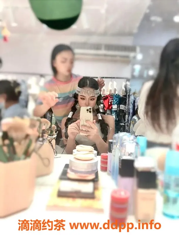 上海楼凤-徐汇小毛毛，162高、36C，服务多样，价格实惠