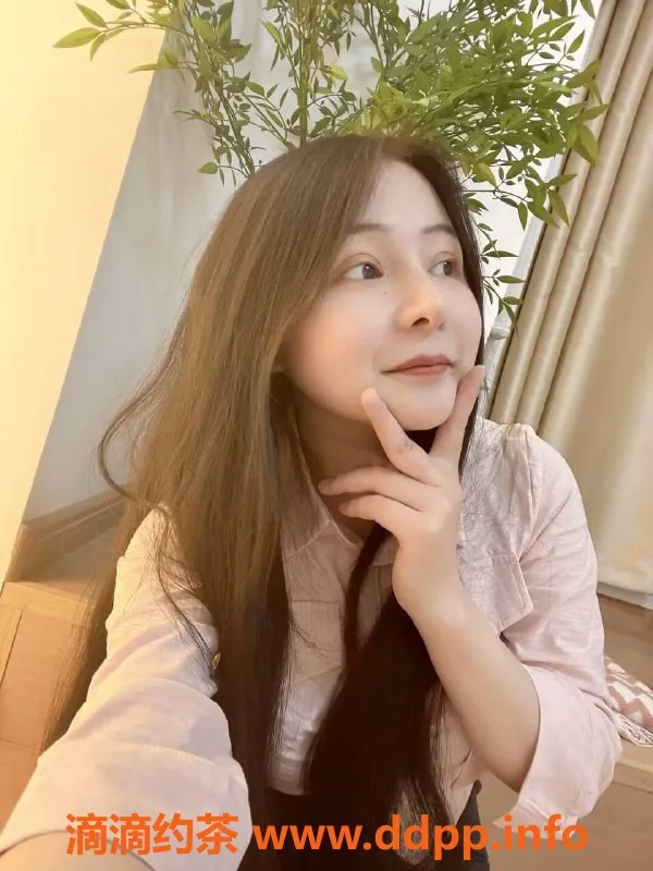 成都楼凤-川大御姐雨汐，23岁光滑肌肤，700元起服务