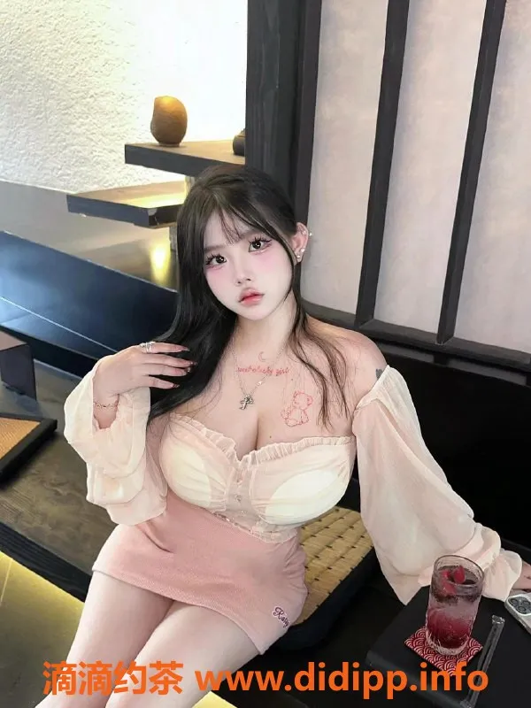 上海楼凤-闵行泡泡，童颜巨乳，700元享受40分钟服务