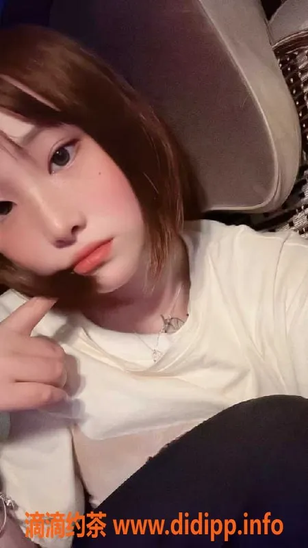 广州楼凤资源信息,广州制服老师二妹，18岁高雅魅力