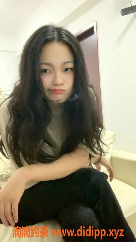 广州楼凤资源信息,荔湾小鸭，500元热情服务，已视频验证