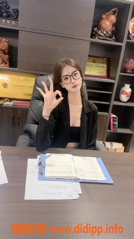 深圳楼凤-龙岗区柒柒，甜美可人，私聊咨询价格