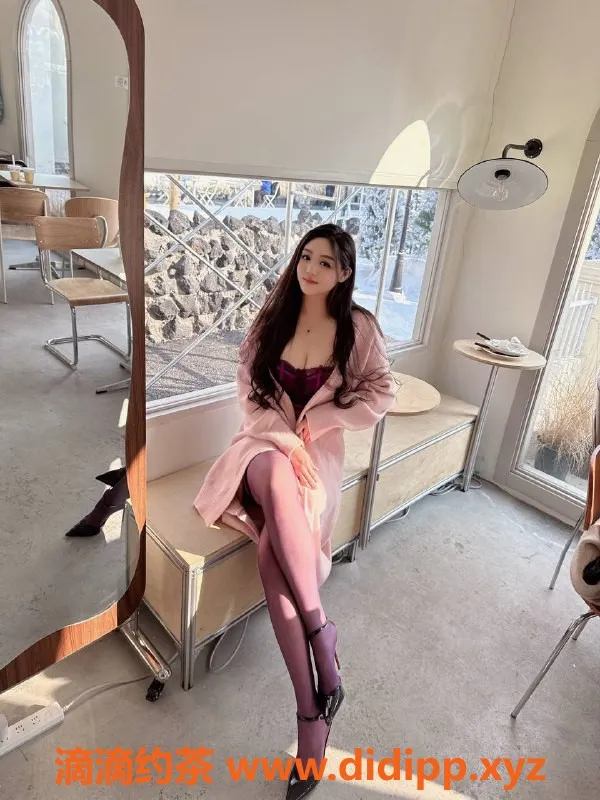 成都楼凤-高新区锦瑟，微胖美女25岁，500体验极致服务