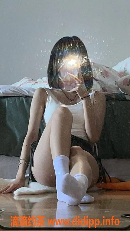 成都楼凤资源信息,新南门嫩妹鹿鹿，160cm高90斤，700元60分钟