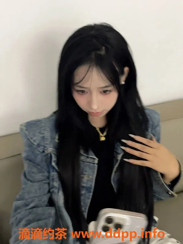 成都楼凤-市中心嫩妹兔兔，课时费超值6p、10pp