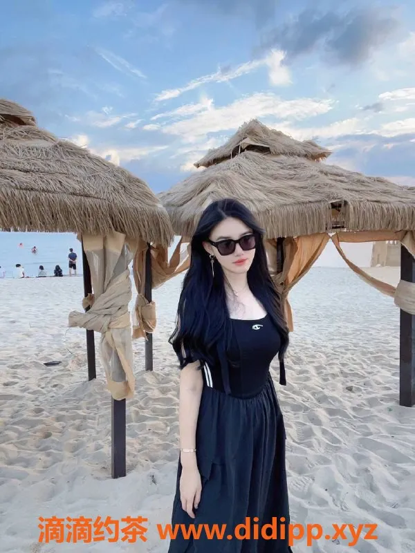 深圳楼凤-福田艺名梓莜，1500p享受制服洗吹服务