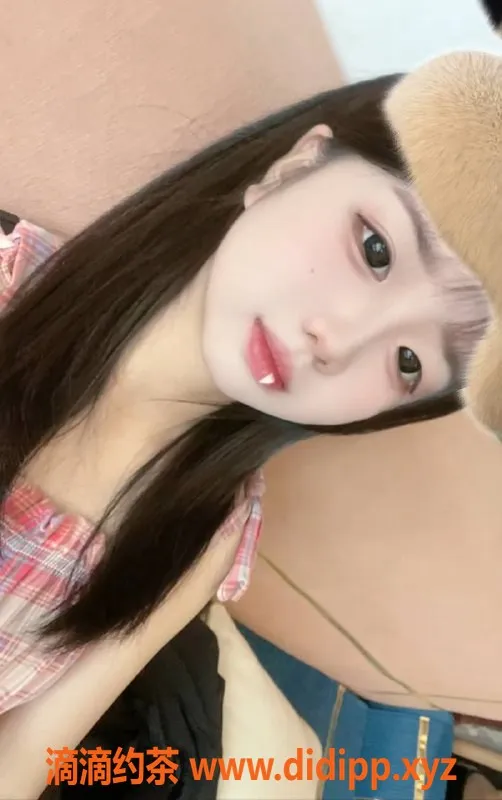 成都楼凤-成都琉璃16岁，身高156，包夜仅2500