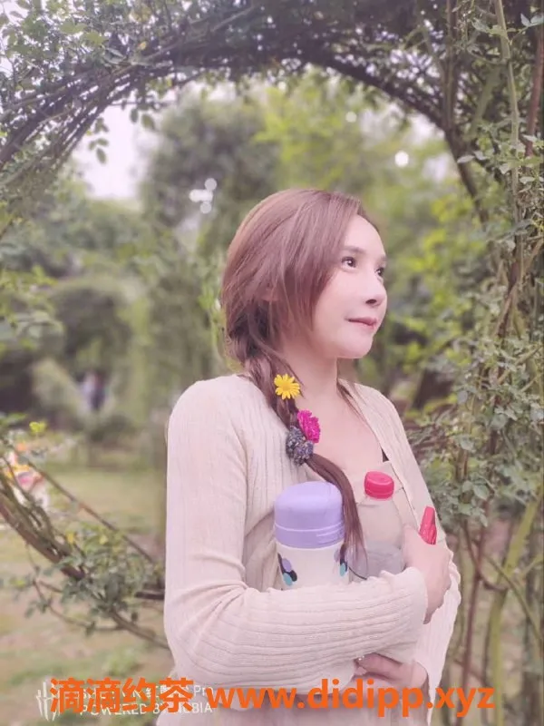 成都楼凤-青羊区妃菲，少妇车服务，超值体验！