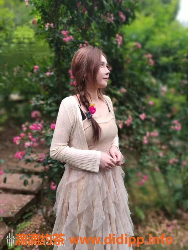 成都楼凤资源信息,青羊区妃菲，少妇车服务，超值体验！