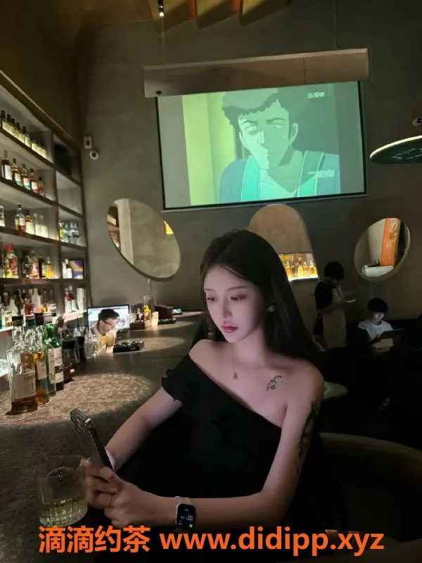 成都楼凤-茜茜，20岁嫩妹，身高162，熊c，900元体验