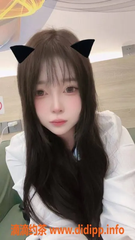 长沙楼凤-天心区小可爱，165cm B杯，激情服务体验等你来享！