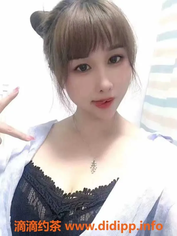 广州楼凤-天河小琪 | 165cm 49kg 26岁 450元起服务