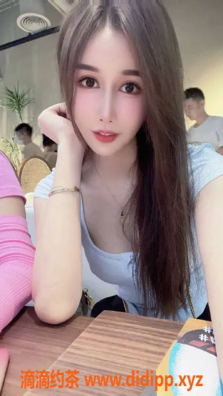 上海楼凤-闵行小梦瑶，167身高C罩杯，陪浴服务