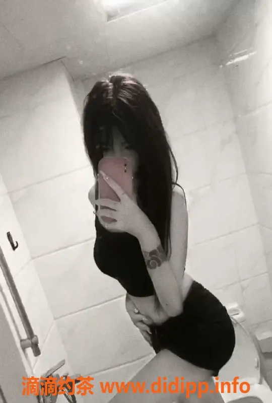 成都上门服务-成都小雅，17岁，身高165，400元包夜服务