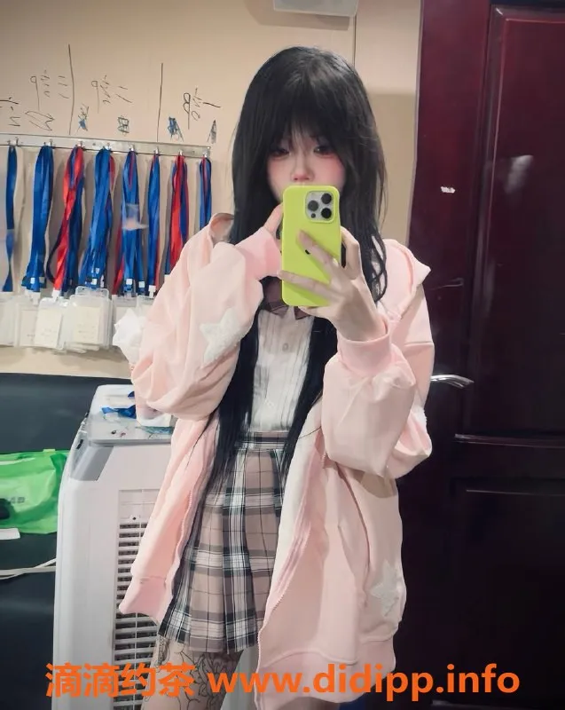 成都外围-成都七万，18岁嫩妹，160cm体重95，服务口+做