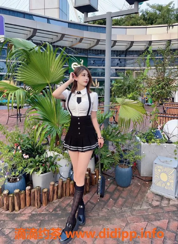 郑州楼凤-小笼包，18岁可爱女友服务，私密联系方式