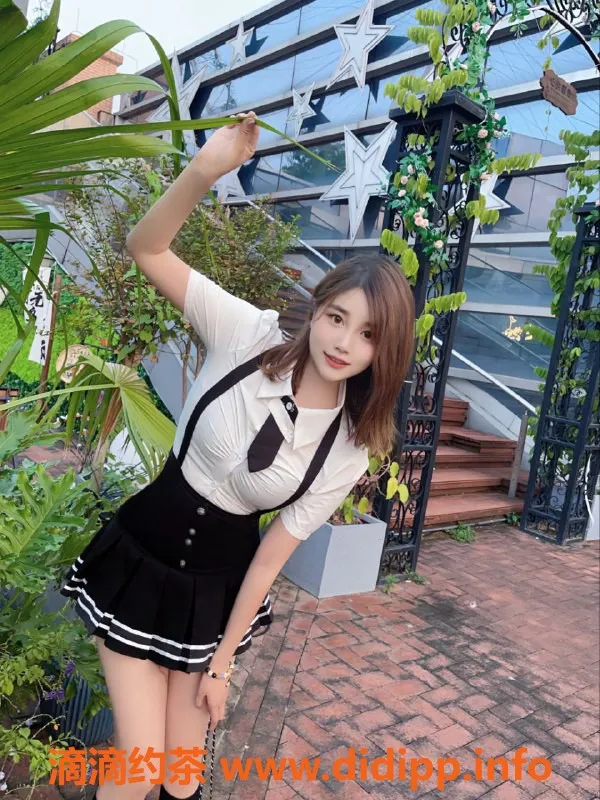 郑州楼凤-小笼包，18岁可爱女友服务，私密联系方式