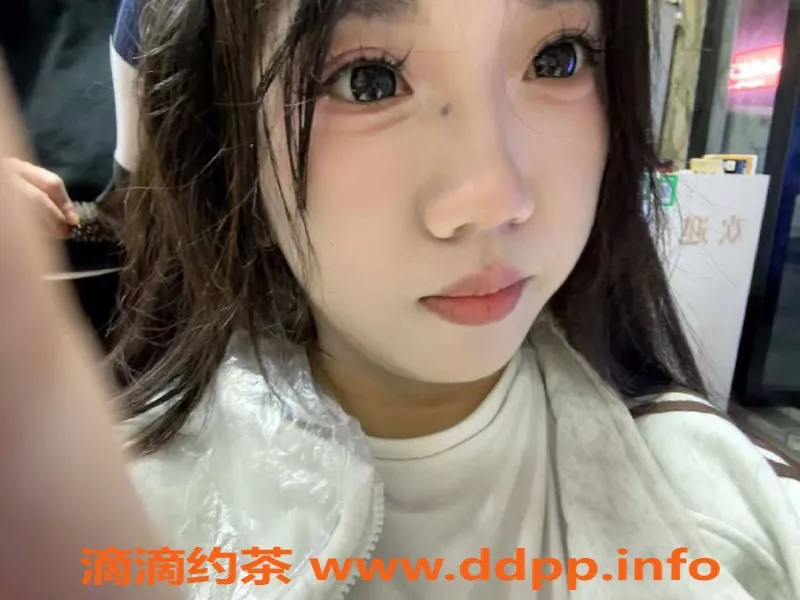 长沙楼凤-芙蓉区小琳，19岁160cm，400p服务