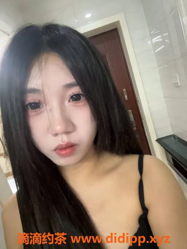 长沙楼凤-芙蓉区小琳，19岁160cm，400p服务