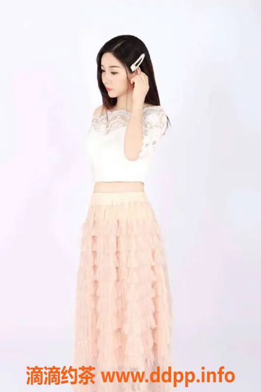 成都楼凤资源信息,成都代聊御姐月亮，22岁身材匀称，500元体验