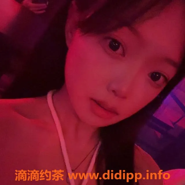 成都楼凤-成都锦江区小洁，19岁，160高，90斤，600元起