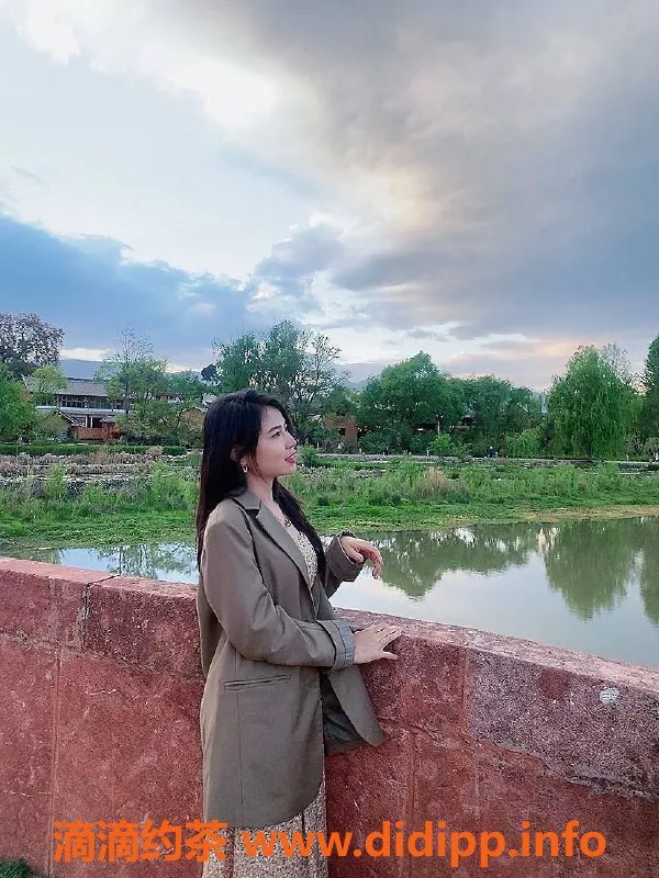 深圳楼凤资源信息,龙华小布丁，甜美诱惑等你来享