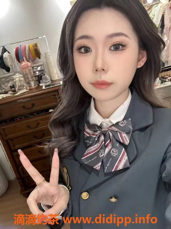 成都楼凤-成都20岁怡妹，171cm匀称身材，服务优质