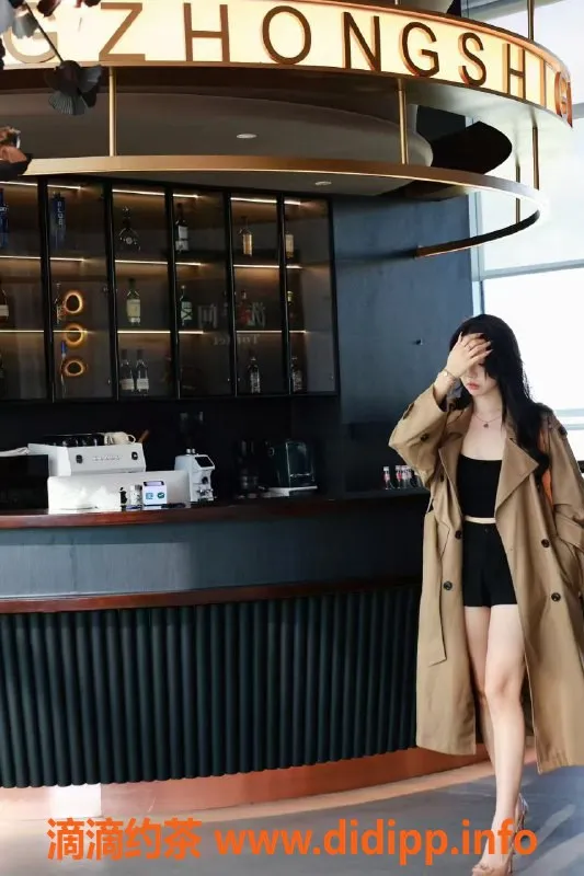 成都楼凤-成都20岁怡妹，171cm匀称身材，服务优质