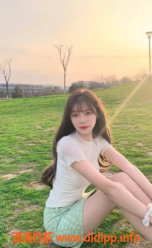 杭州上门服务-菲菲伊伊双飞服务，25岁与23岁邻家姐姐型与女友型