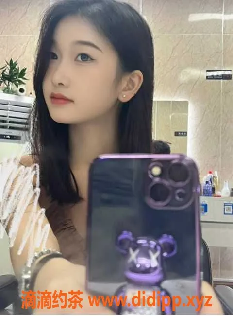 广州楼凤-广州黄埔欣怡，20岁嫩妹，身高163，初体验500元