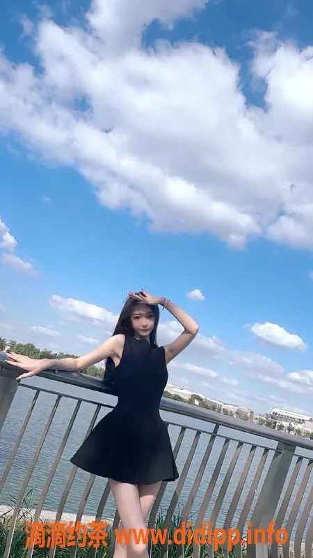 深圳楼凤-福田uu老师，165cm、22岁、46kg，服务超好！