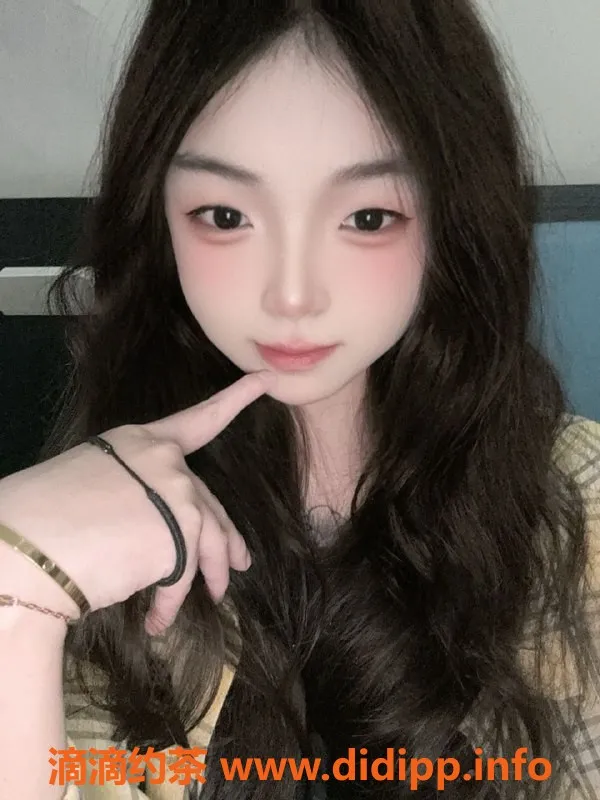 成都楼凤-成华区小艺18岁排骨妹 身材纤细口技一流