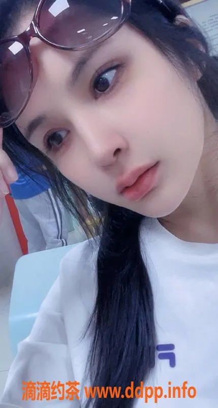 深圳楼凤-龙华白漂亮，162cm E杯，服务价低至1300