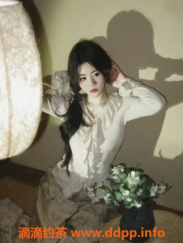 上海楼凤-闵行嫩妹叶若雨，18岁34B只需800元