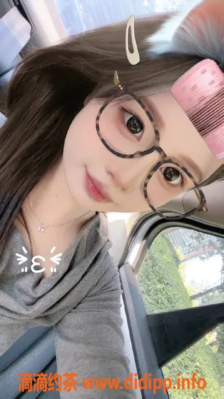 成都楼凤-武侯区小佳，嫩妹车服务，课时费7p