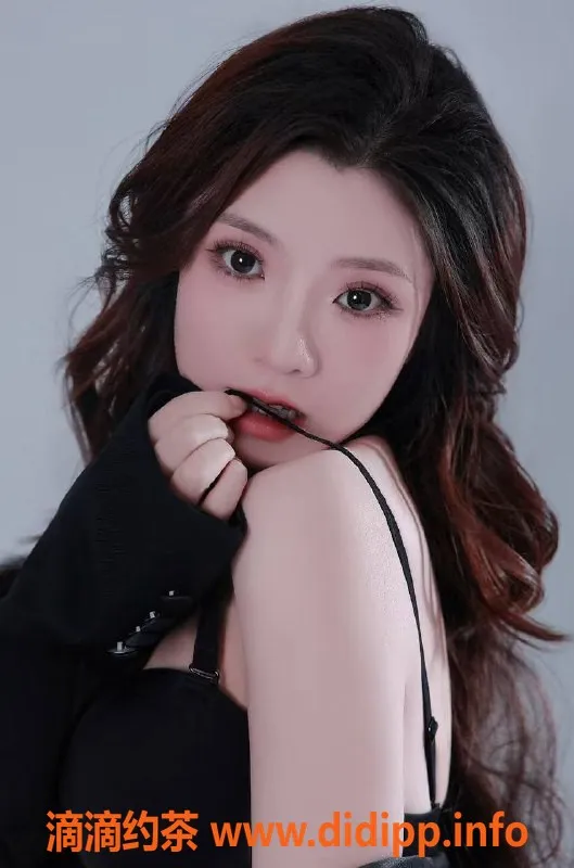 南京楼凤-建邺区一一，172cm C罩杯，陪浴和69服务