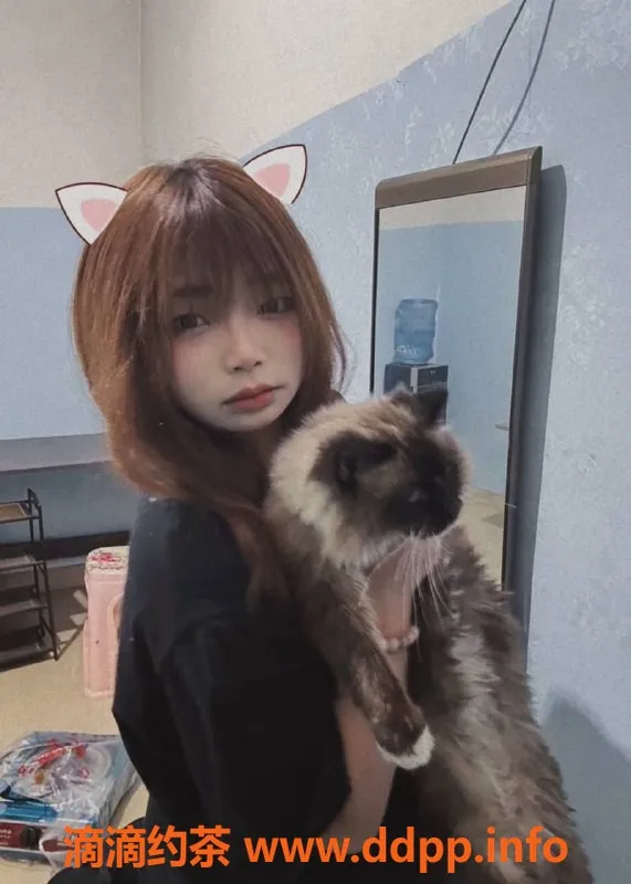 成都楼凤-成都曦儿，17岁坦克妹，豪华服务只需500