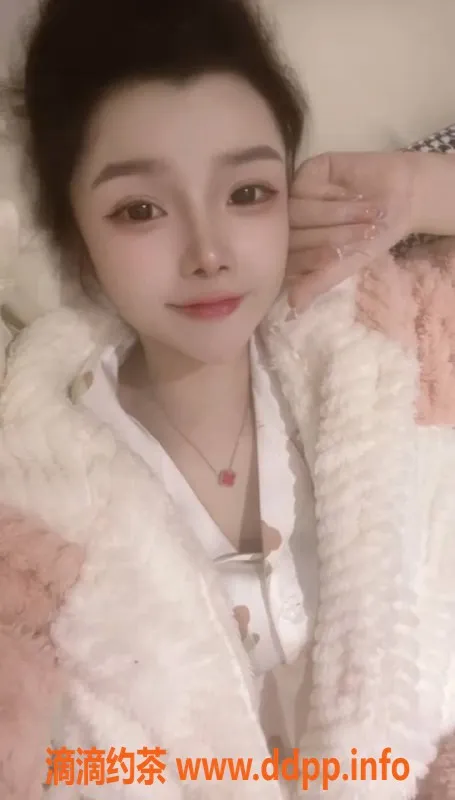 长沙楼凤-雨花区小乐乐，23岁168身高，B罩杯激情服务