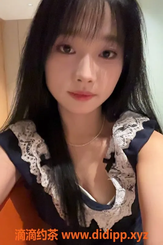 成都楼凤-19岁娇小萝莉幼楚，600元包夜安排！