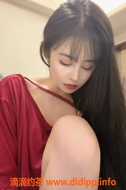 深圳楼凤-龙岗小贝壳老师，激情无套吹箫，千元起