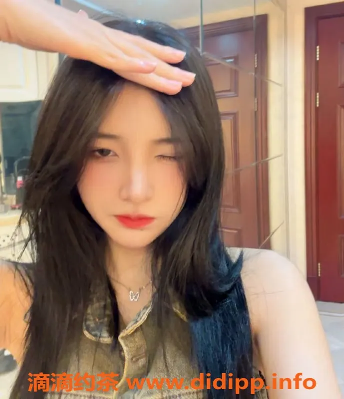 上海楼凤-闵行甜儿，21岁可爱嫩妹，36C身材，超值服务