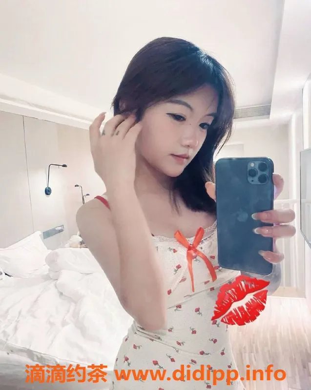 成都楼凤-成都小小，18岁160cm，96斤嫩妹三件套服务