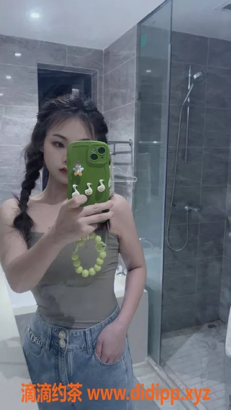 长沙楼凤资源信息,雨花区22岁菡菡，160cm女友式服务，快来体验！