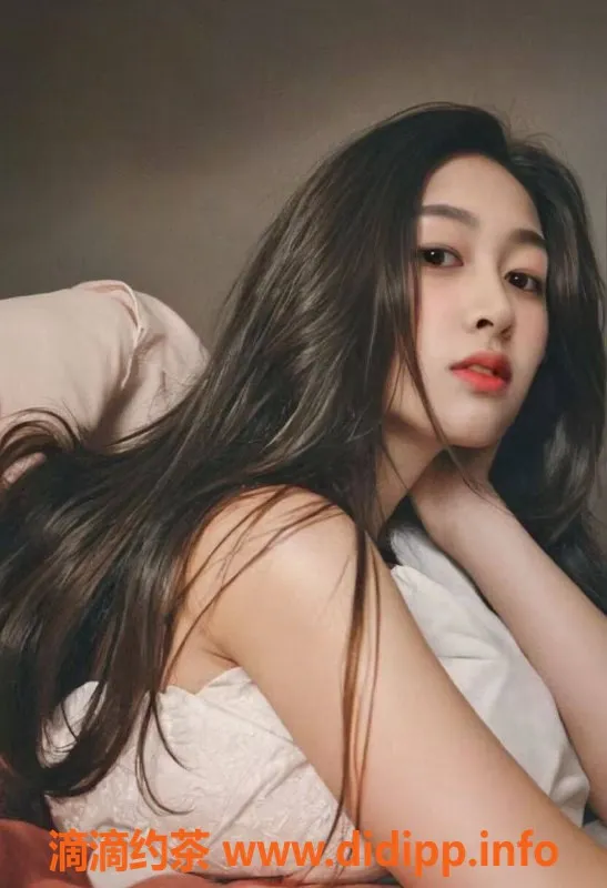 成都楼凤-成华区小笔，6p可享御姐车服务