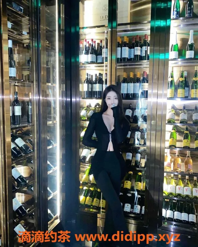 上海楼凤资源信息,上海小六六，天然C胸围，甜美迷人，22岁