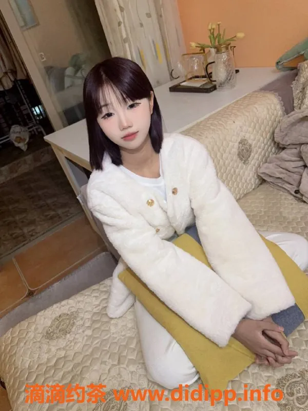 南京楼凤-南站附近小雪，155cm，18岁，服务多样，8p起