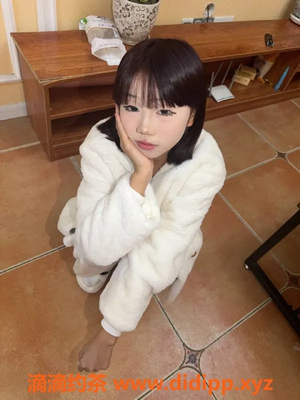 南京楼凤资源信息,南站附近小雪，155cm，18岁，服务多样，8p起