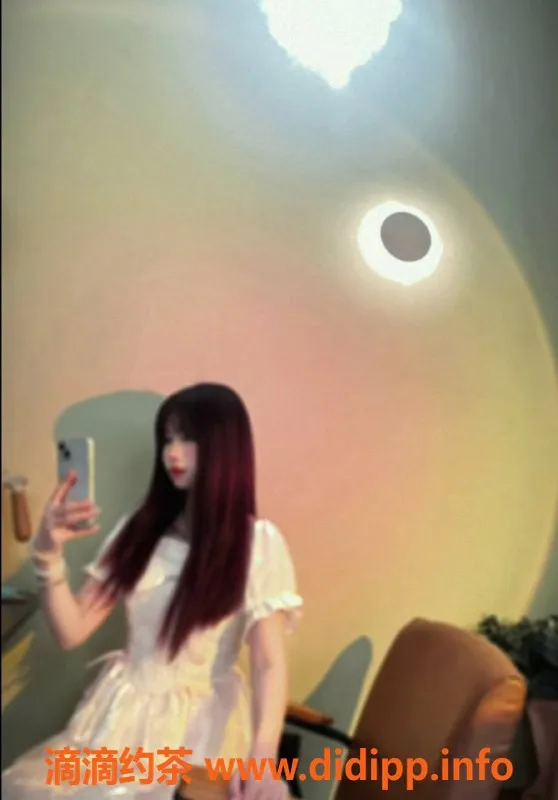 成都上门服务-成都18岁“小灵”，匀称嫩妹，500元一次服务